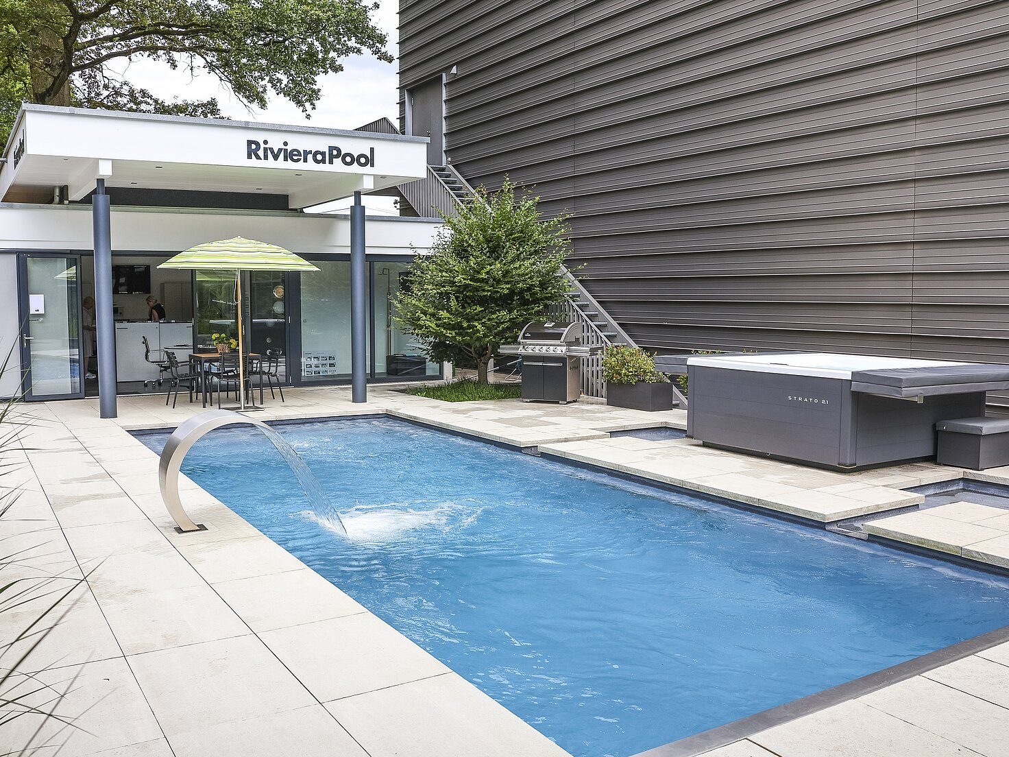 Fertigschwimmbecken mit Pavillon – RivieraPool Baden Poolausstellung